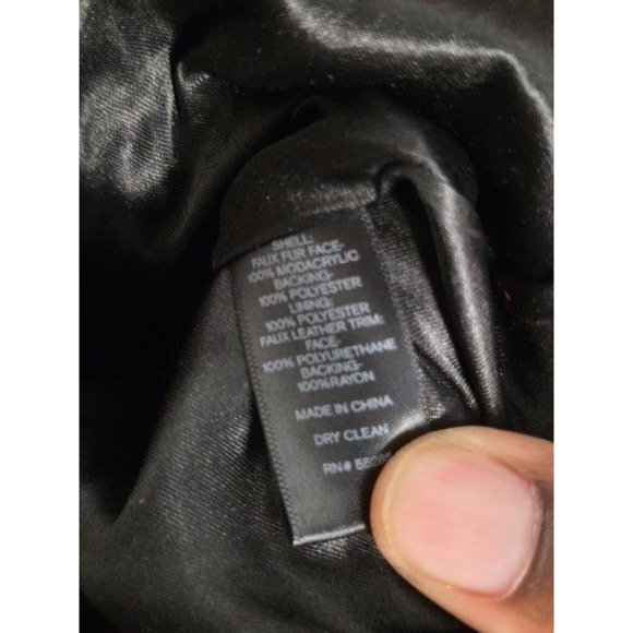 EXPRESS Burgundy Faux Fur Jacket Womens Size Small Zip Front Cropped Casualwear - Picture 3 of 10